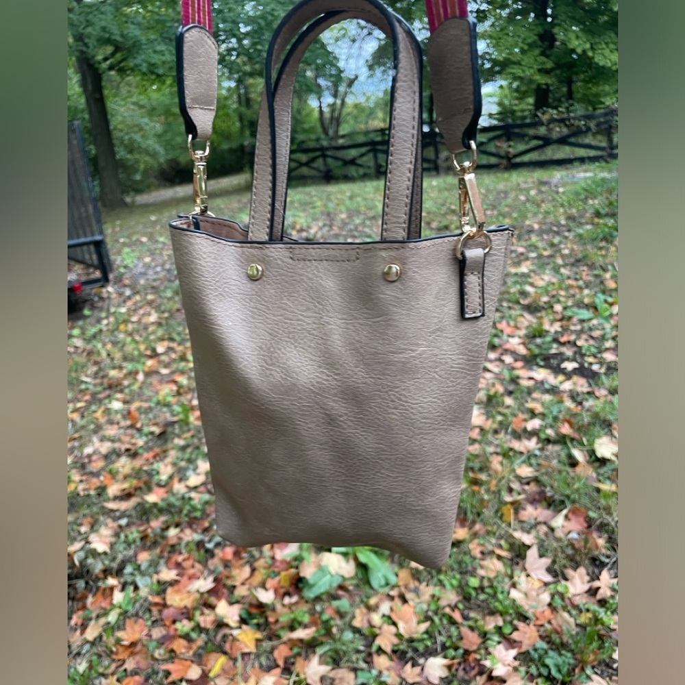 NWT NGil Crossbody with Guitar Strap